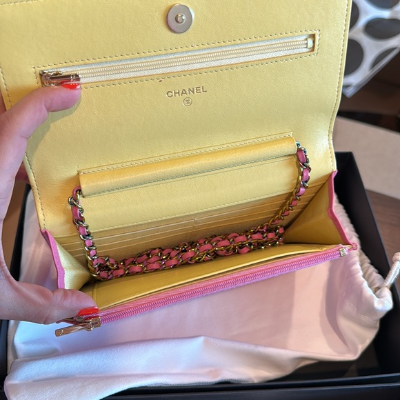 Chanel Lambskin Wallet on Chain, NWT very rare - Picture 5 of 14